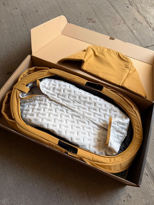 Vând cărut Stokke Xplory X, culoare Golden Yellow