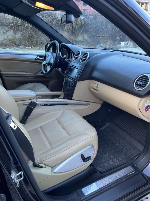 Продавам Мерцедес МЛ