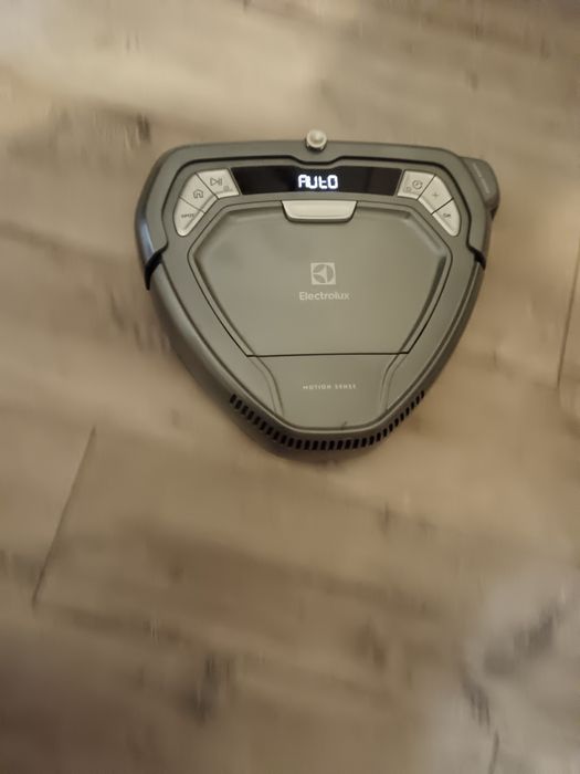 Vand aspirator robot automat