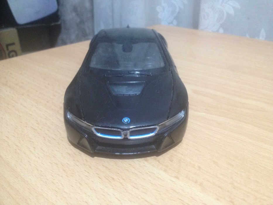 Коллекционная моделька BMW i8