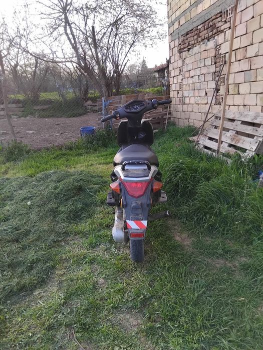 Продавам втора употреба части от скутери