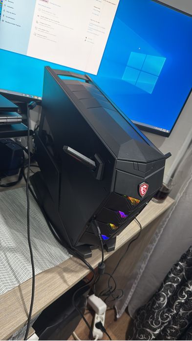 Unitate gaming MSI Aegis 3 - cititi bine anuntul