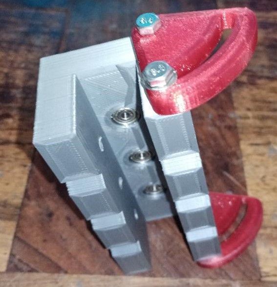 Sablon mobila forma U din plastic pt holzsruburi , gauri de 3 si 4mm