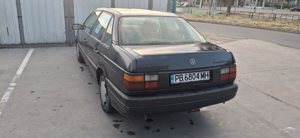 Продавам VW Passat b3 пасат б3 1.8 90кс.