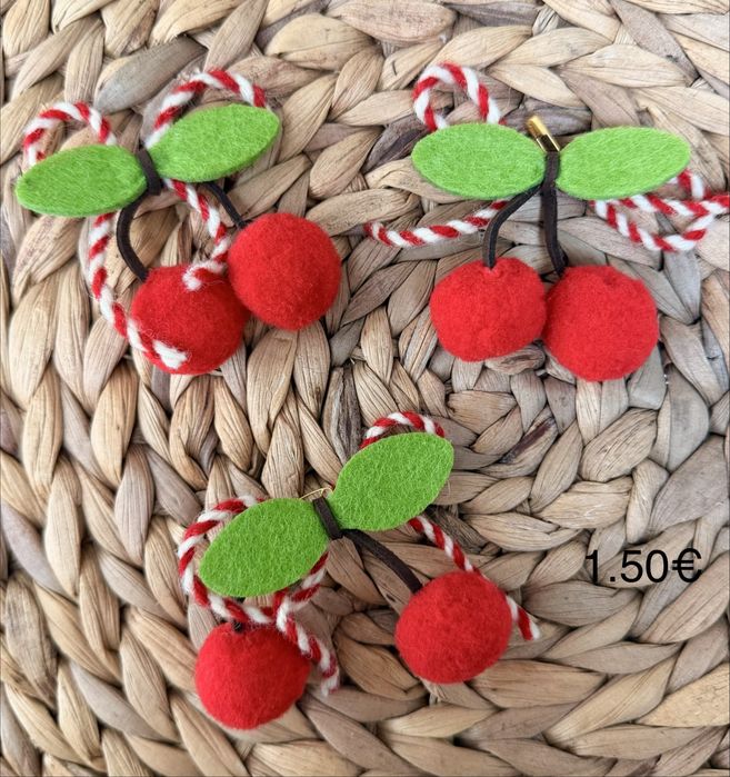 Ръчно изработени мартеници