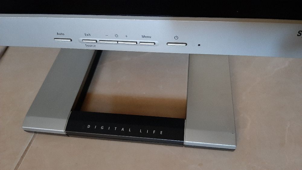 Сгъваем монитор Samsung SyncMaster