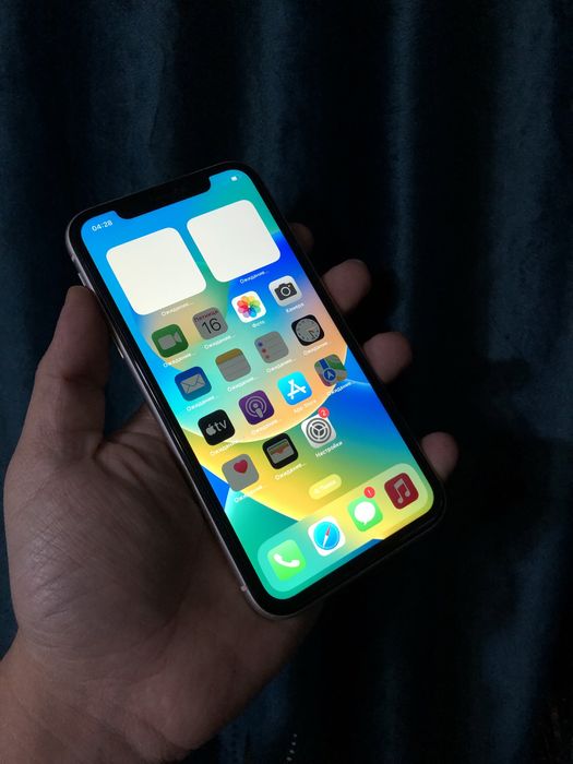 В продаже Айфон 11.