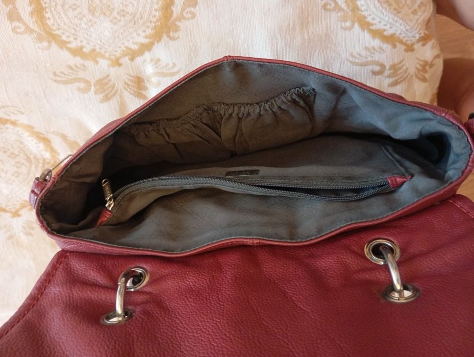 Продам кожаную сумку Pikard