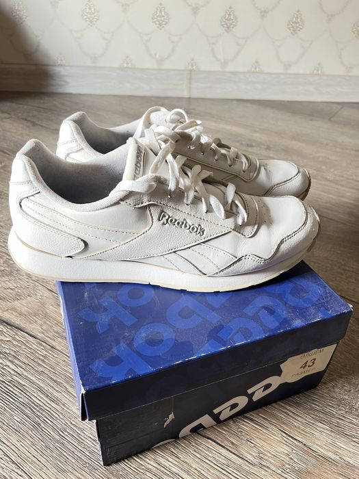 Продам кроссовки