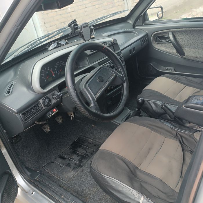 Lada 2115 sedan sotiladi