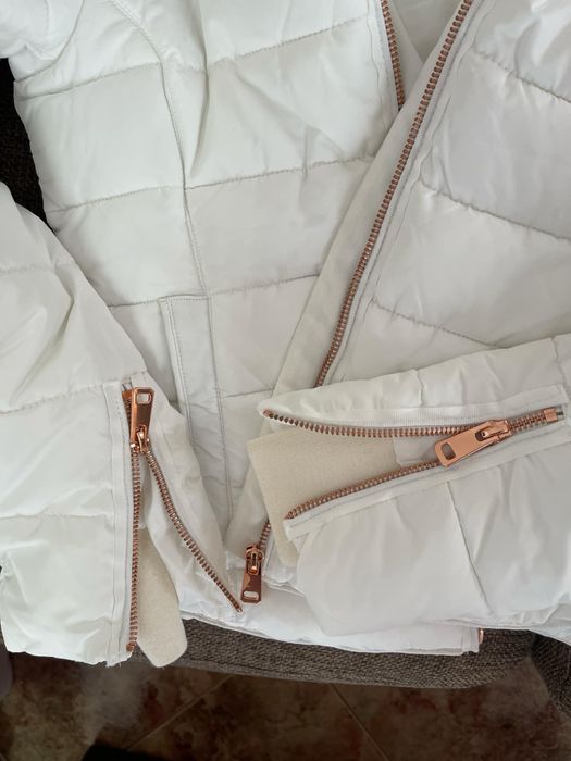 Яке”zara”цвят бяло с медни ципове