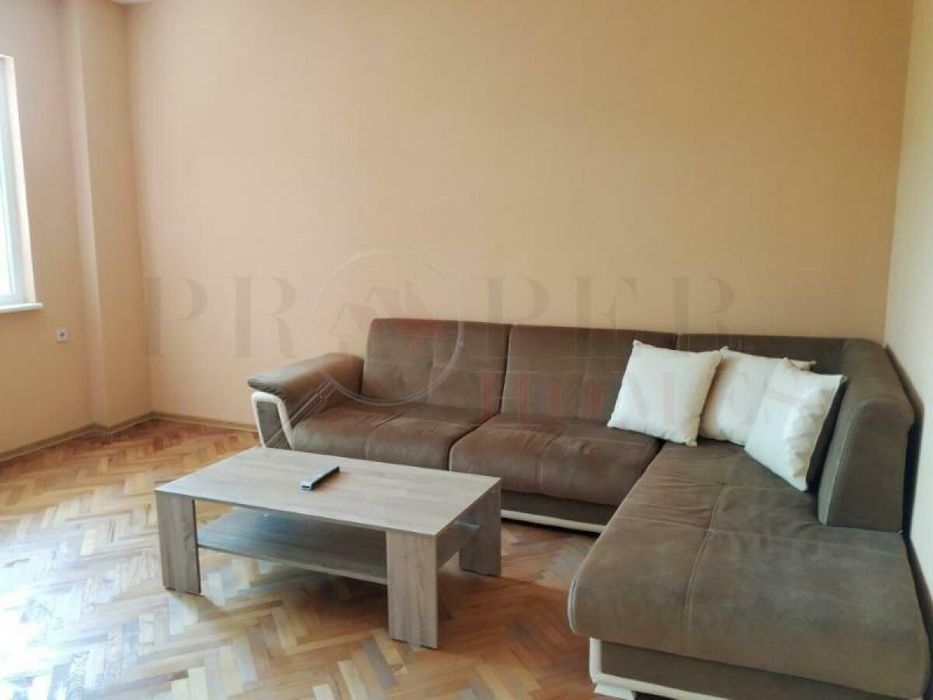 Дава под наем 4-стаен гр. Велико Търново - Център 95m²