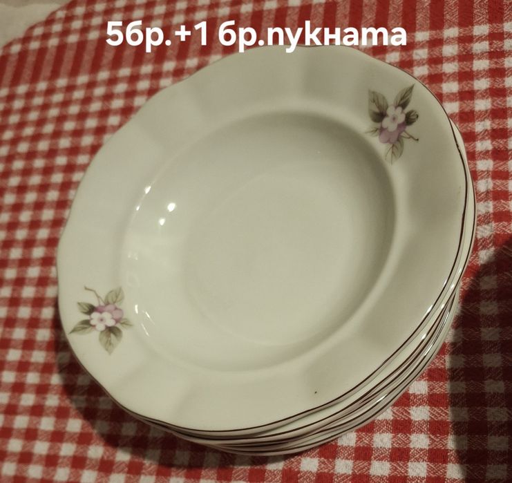 Порцеланови чинии и купи