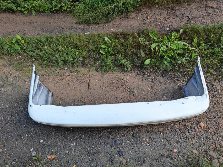 Задний бампер от audi 80