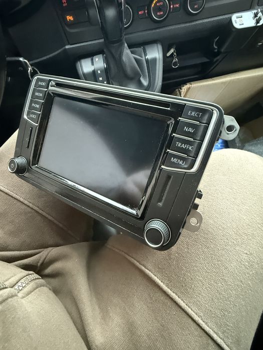 Vand navigatie originala wv t6 2015 impecabila