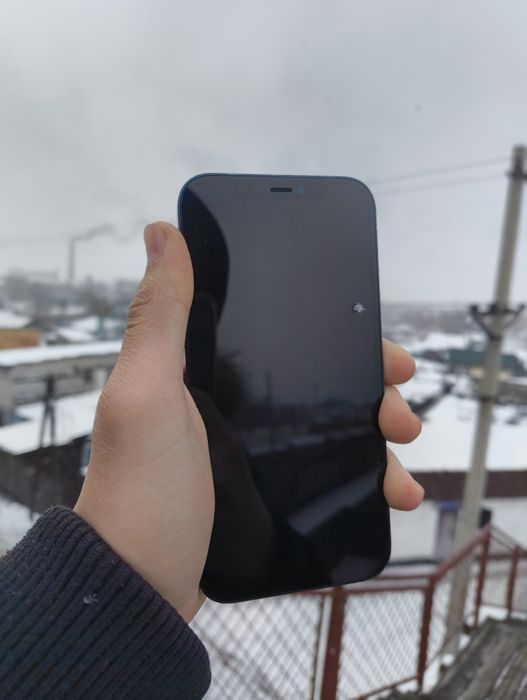 Продам iPhone 12