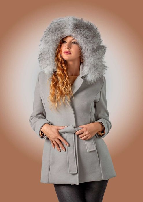 Дамско палто с качулка с пух