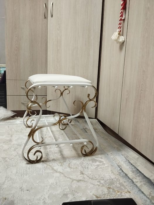 Продаëтся лавочка для прихожей