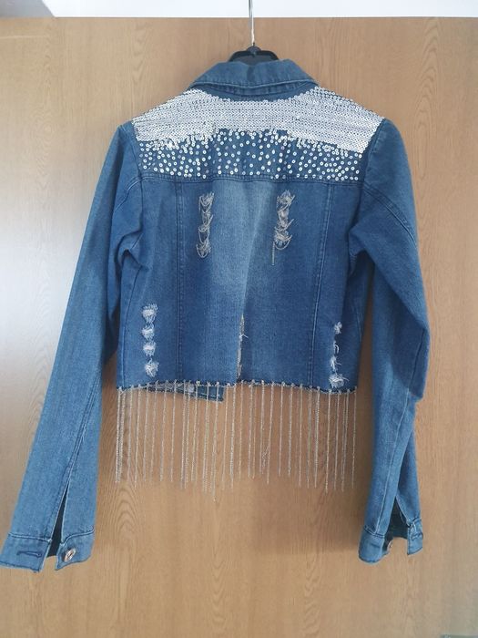 Jacheta de blugi cu lantisoare