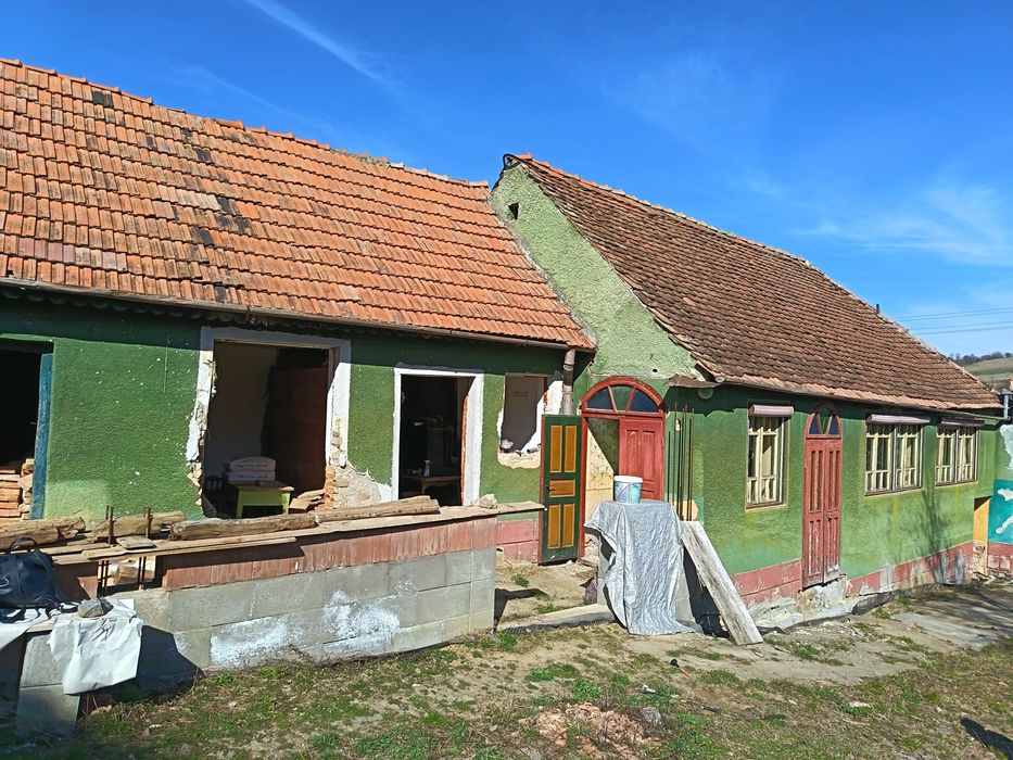 Casa și teren de vanzare