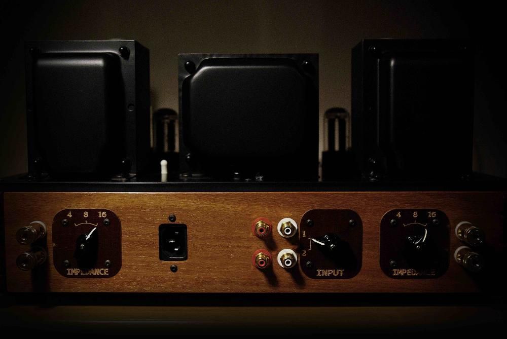 Hi-End клас А еднотактов (сингъл-енд) лампов усилвател A