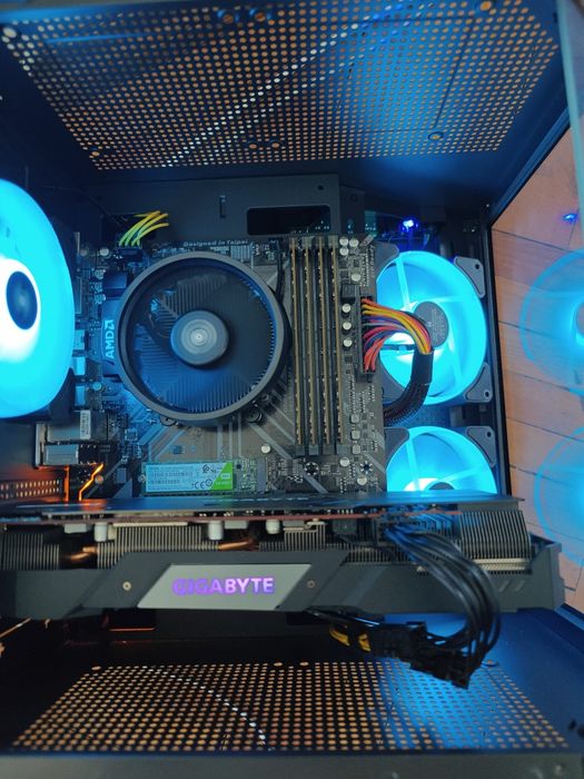 Pc gaming ryzen 5500 16 gb ram rx 5700