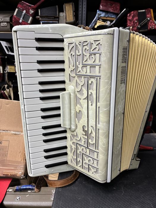 Acordeon italian SeptimioSoprani cu 80 de basi