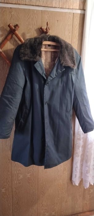 Нова Синя  шуба с кожа отвътре номер 52 от 1980г