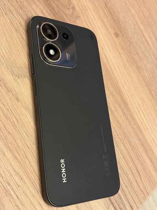 Продавам Honor 200 Smart 5G (Черен) – В перфектно състояние!