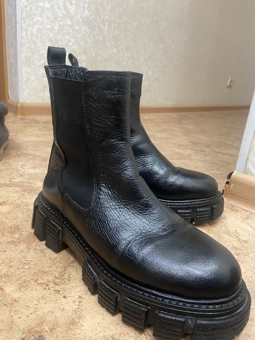 Продаются сапоги кожаные