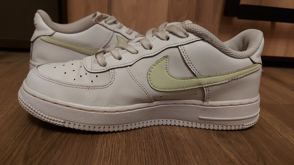 Дамски маратонки NIKE AIR FORCE 1