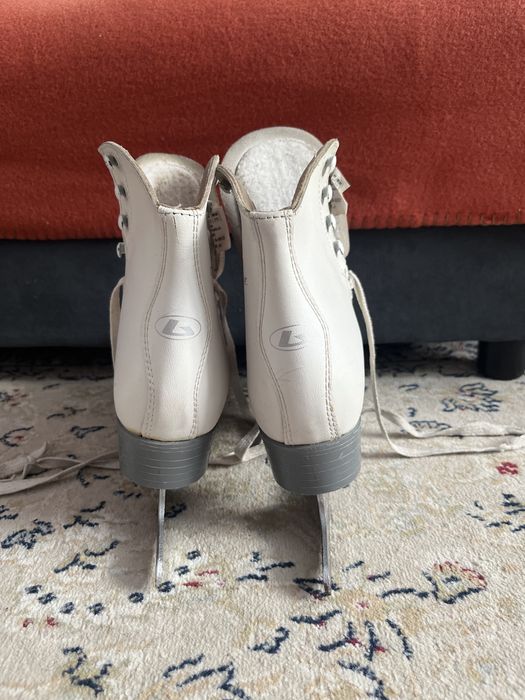 Коньки фигурные 34 р 22,5 см