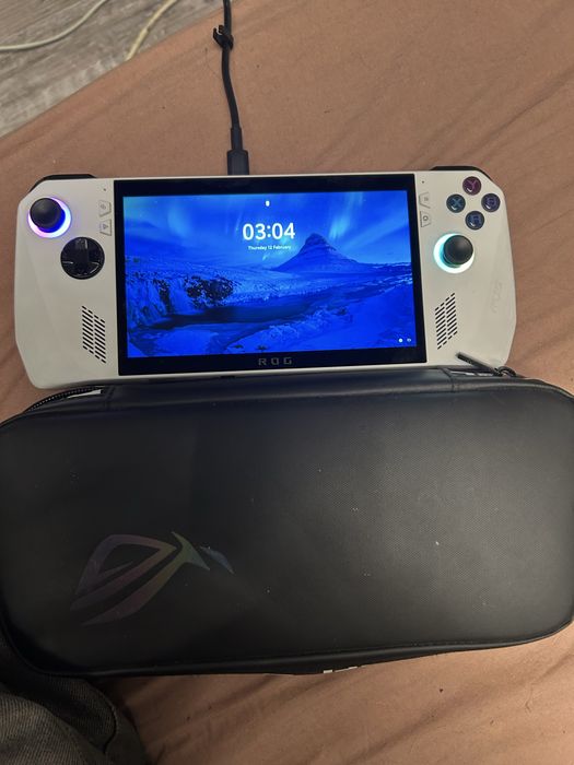 Consolă portabilă gaming ROG ALLY Z1 512GB  2 200 lei Prețul e negociabil