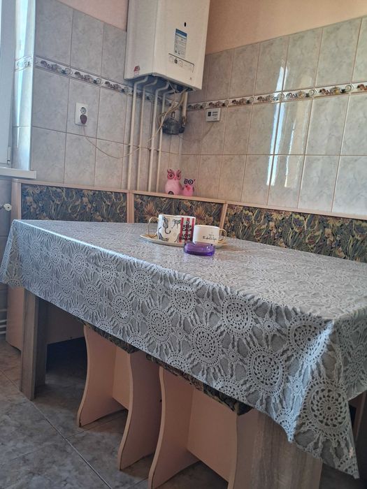 Apartament cu 3 camere de inchiriat