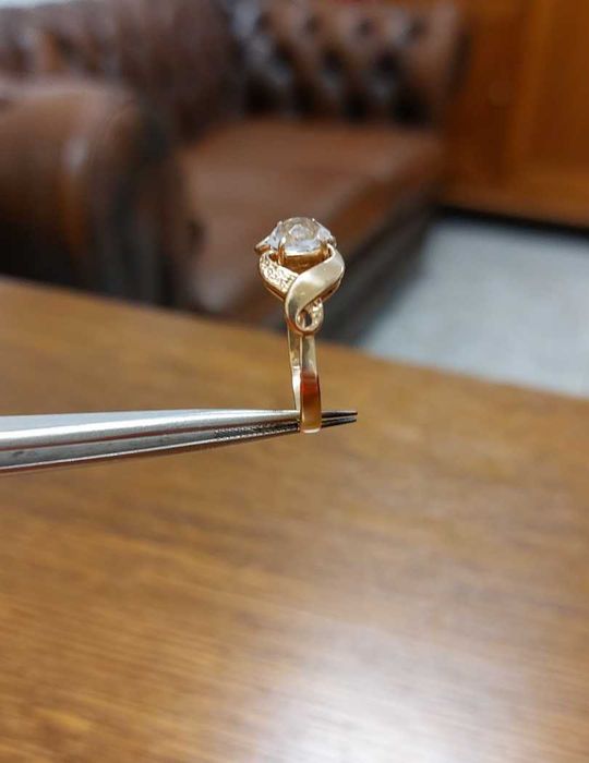 Дамски златен пръстен с Планински кристал Заложна къща Галерия 65