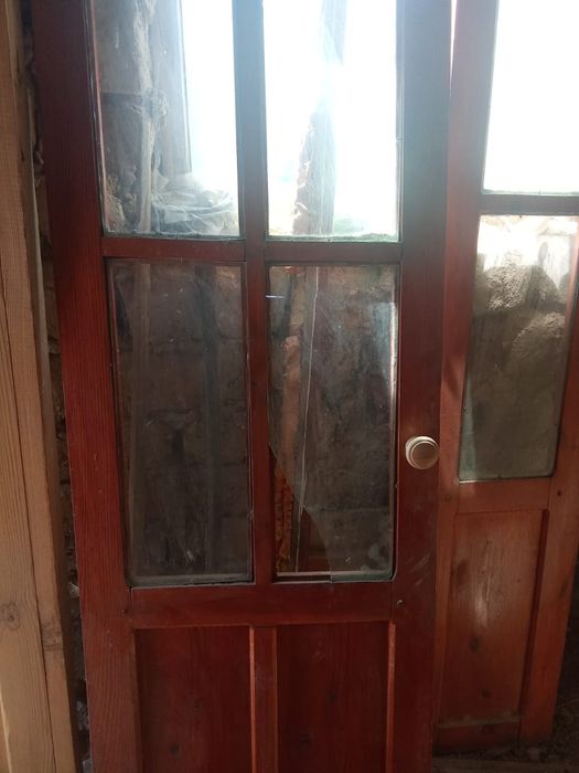 Продам двери деревянные