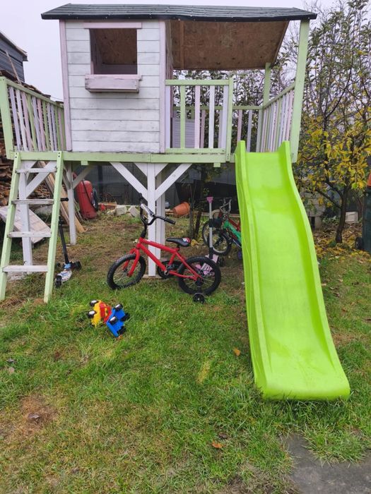 Căsuța din lemn pentru copii