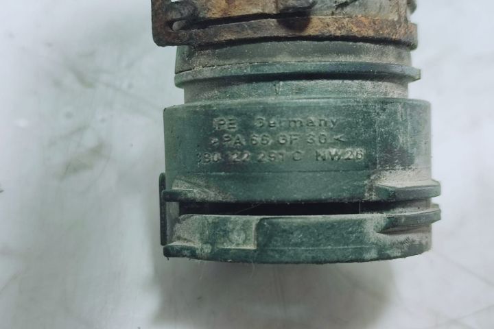 Furtun conducta apa 1.9 bls 3b0122291c Volkswagen VW Golf 5 seria