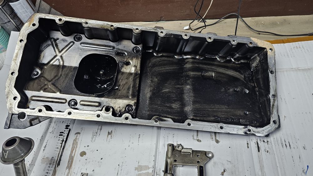 Картер с маслена помпа за бмв е39 bmw e39 karter maslena pompa