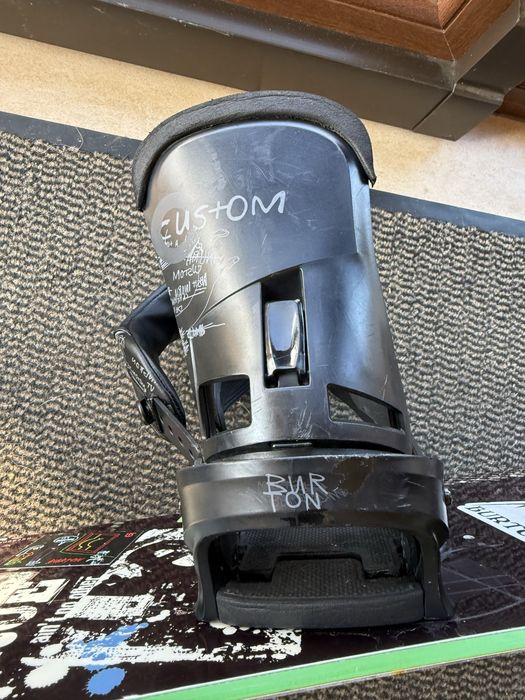 Snowboard HEAD + legaturi Burton Custom – set complet