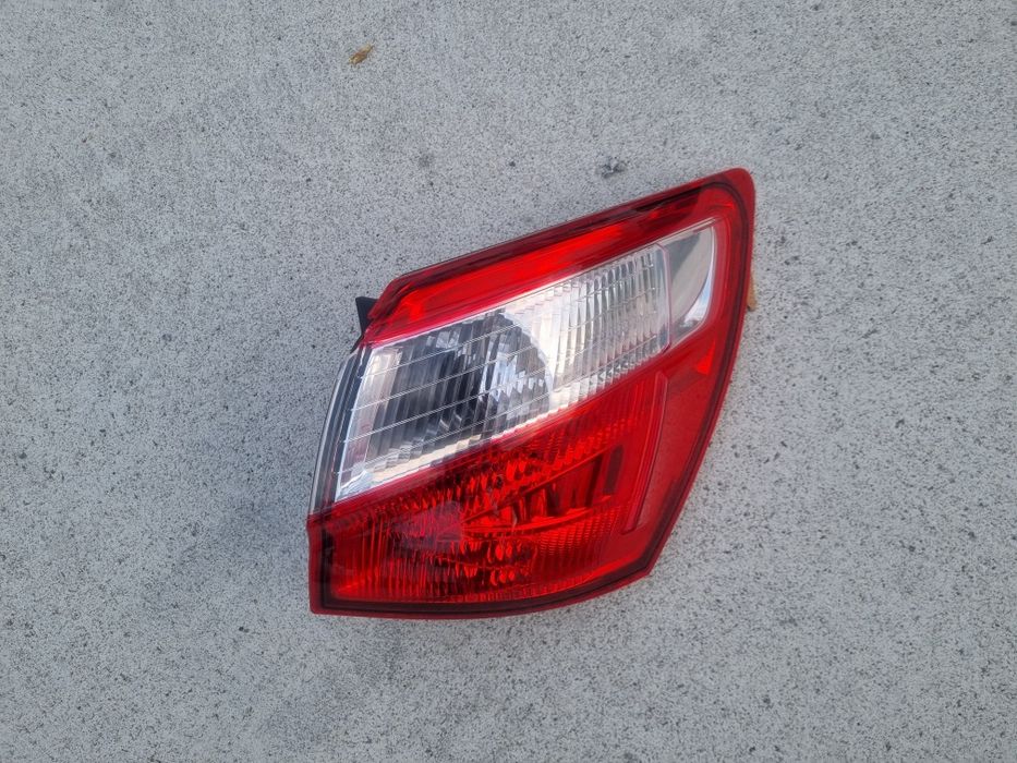 Десен стоп Nissan Qashqai j10 Facelift със забележка