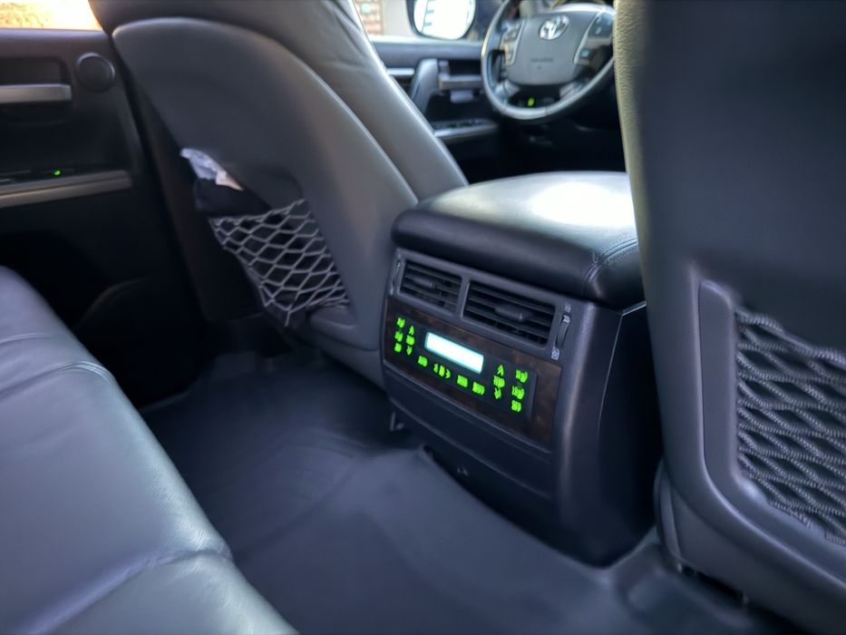 Ленд Крузер 200, 2010 года выпуска