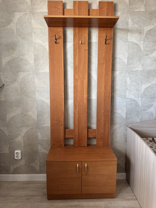 Продается вешалка в хорошем состояний