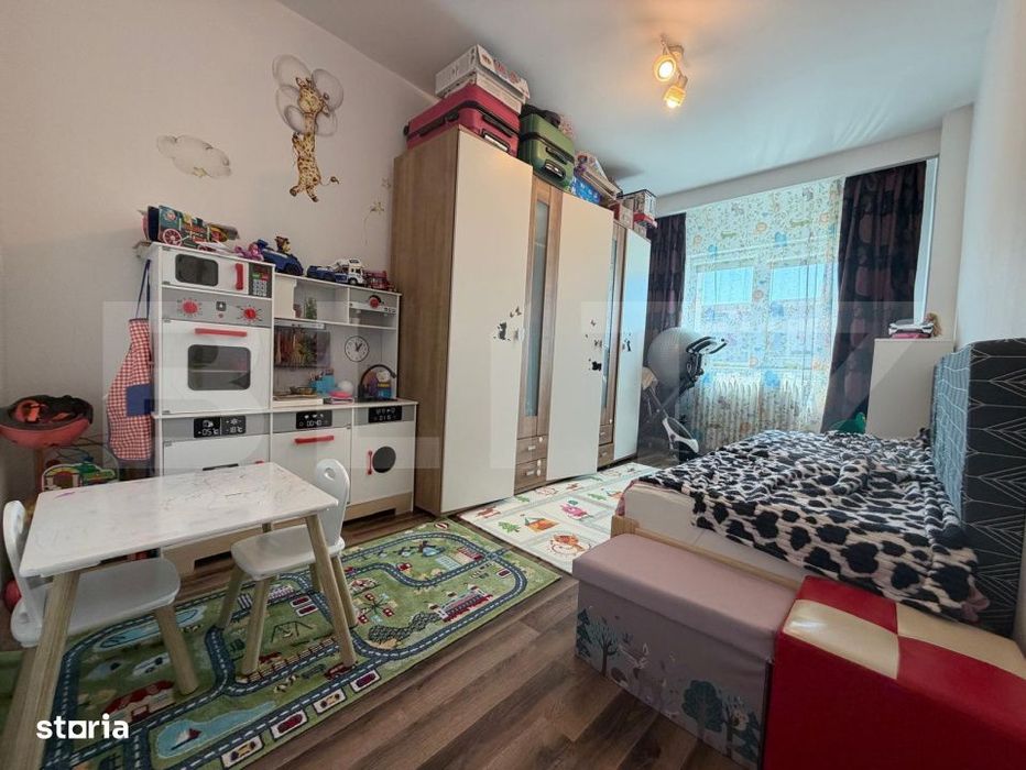 Apartament 4 camere deco, 2 bai, 82 mp, lift nou, parcare primarie zon