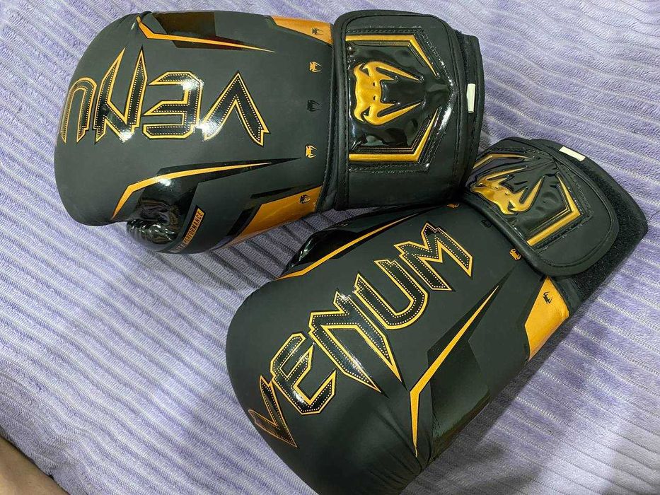 боксерские перчатки