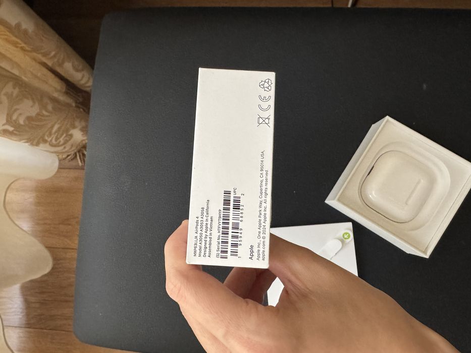 Продаю новые оригинальные airpods 4