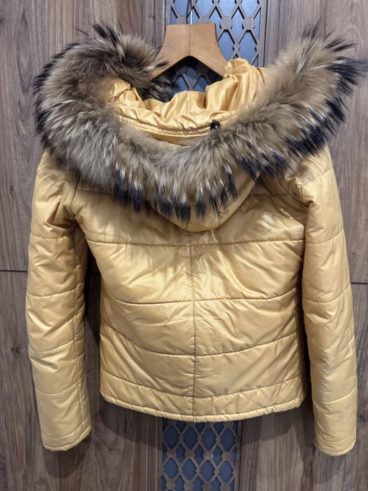 Дамско есенно-зимно яке с качулка с естествен косъм- Bratan Fashion