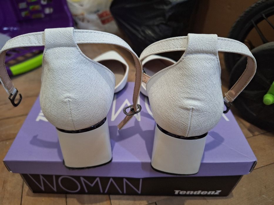 Официални обувки (бели)