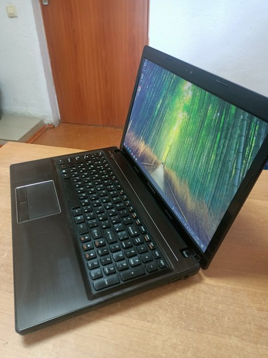 Ноутбук в хорошем состоянии. Core i7.