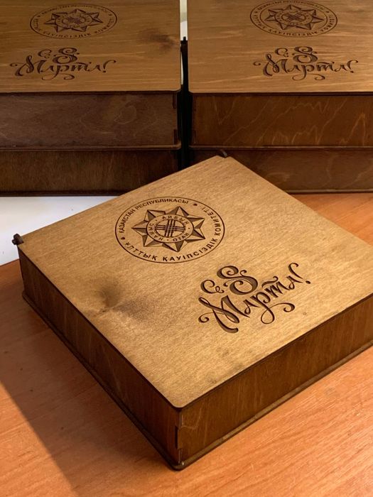 Подарочные деревянные коробки